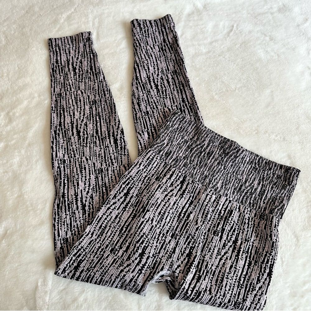 ATHLETA Flurry Elemental Tight Size Small